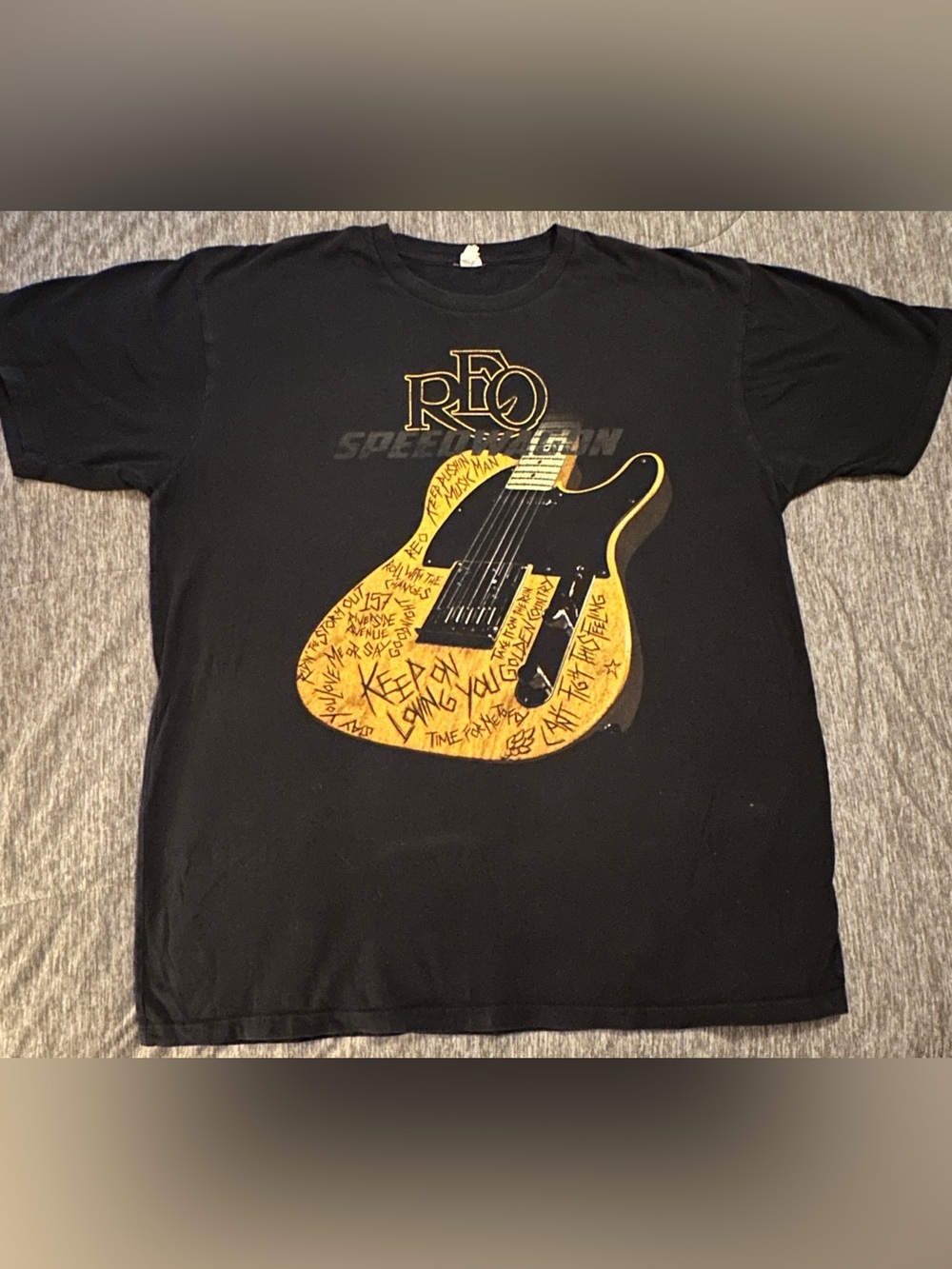 REO Speedwagon Black Graphic Guitar Short Sleeve Tee 2014 Concert Tour